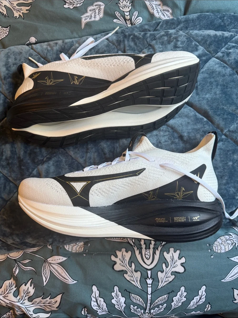 Mizuno White and Black Knit Running Sneakers